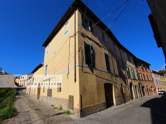 MATELICA, Centro storico, Via Mercato Vecchio, vendesi APPARTAMENTO indipendente al piano terra cod - 1